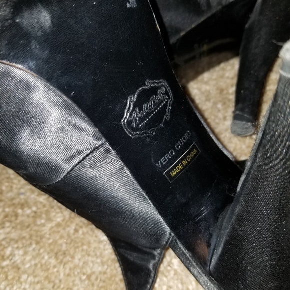 Hale Bob black heels with strappy back and bow - Picture 4 of 5